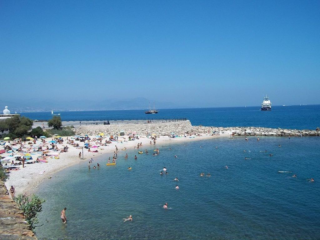 2 Bedroom Modern Apartment In Antibes With Sea View Ngoại thất bức ảnh